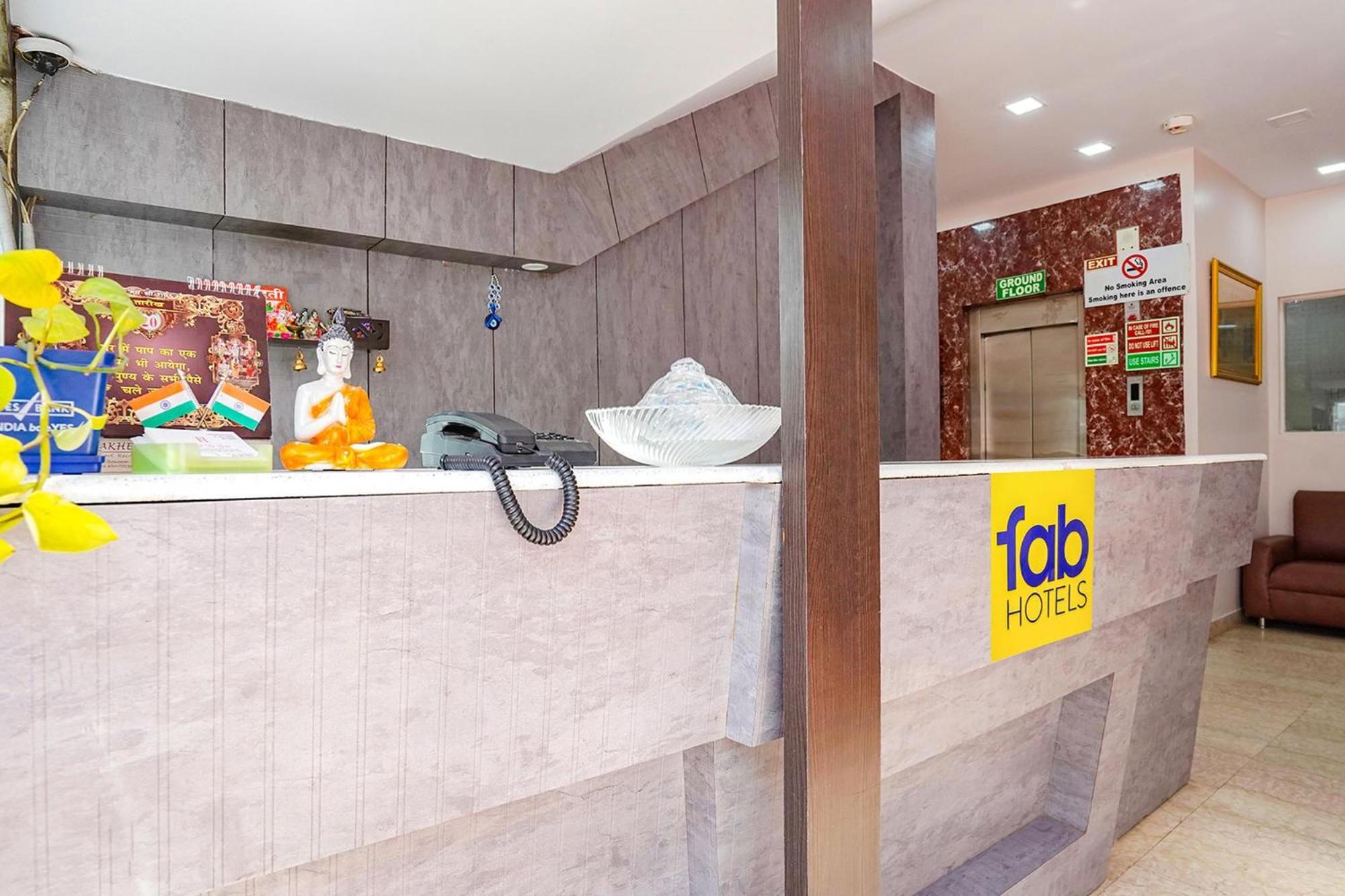 Fabhotel De Gold Ню Делхи Екстериор снимка